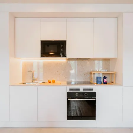 Mary Orange - No 236 2e - Stylish One-bedroom Escape Lisbon