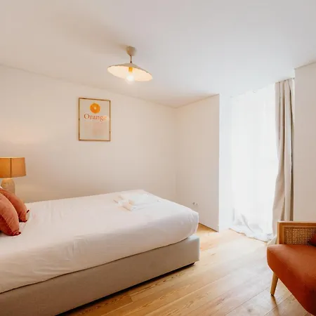 Mary Orange - No 236 2e - Stylish One-bedroom Escape Apartment