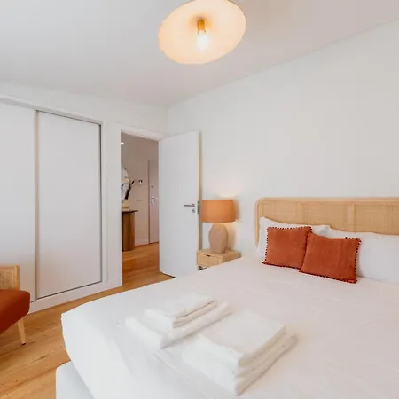 Apartment Mary Orange - No 236 2e - Stylish One-bedroom Escape