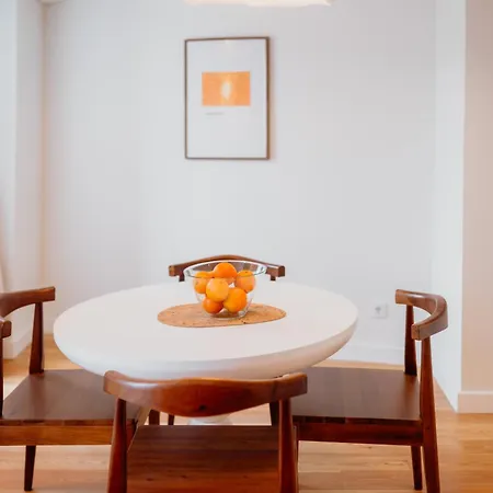 Apartman Mary Orange - No 236 2e - Stylish One-bedroom Escape *